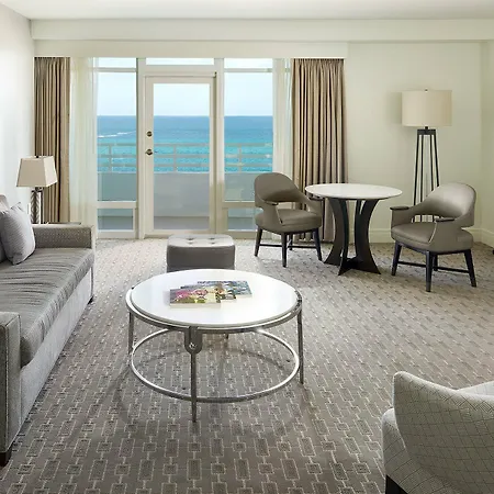 Fontainebleau Miami Beach Exterior foto A living room at The Ivy Hotel